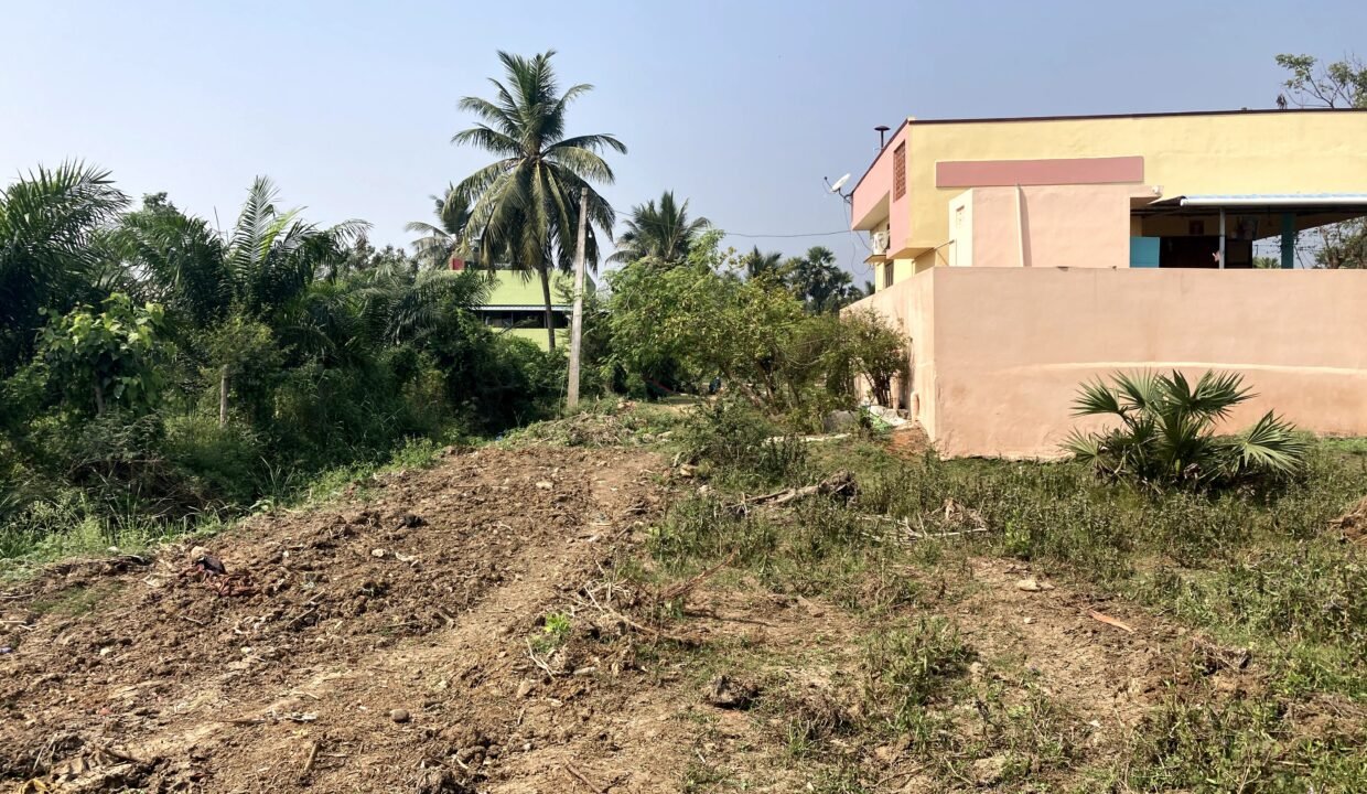 Site For sale in Eluru (Somavarapadu) 336 Sq Yards
